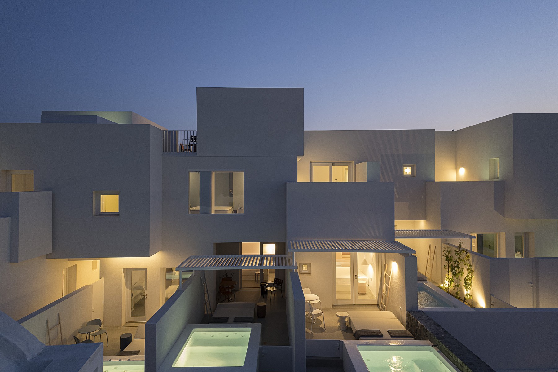 facilities-neo-luxury-suites-fira-santorini
